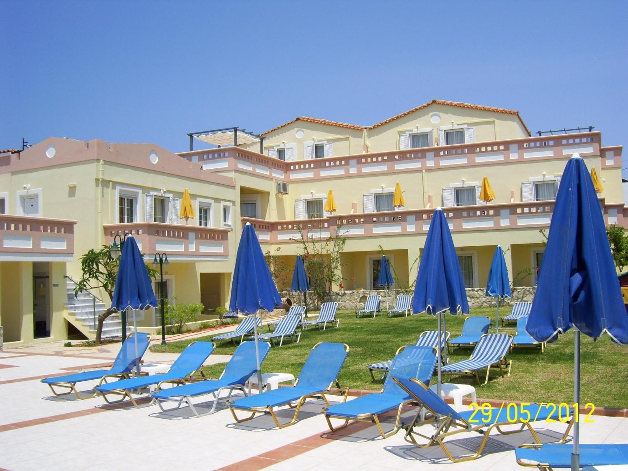 Apelia Residence Agia Marina  Exterior photo