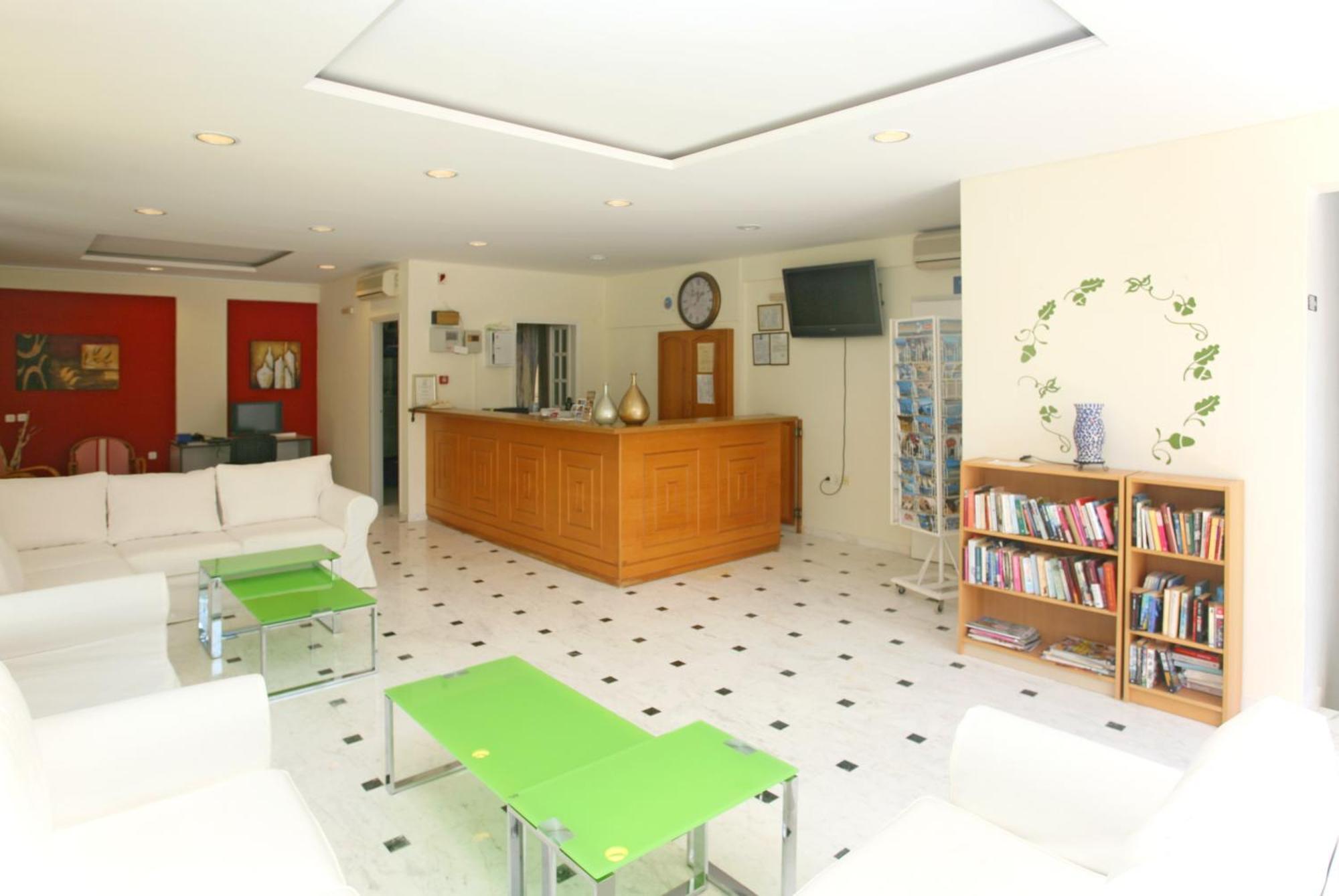 Apelia Residence Agia Marina  Exterior photo