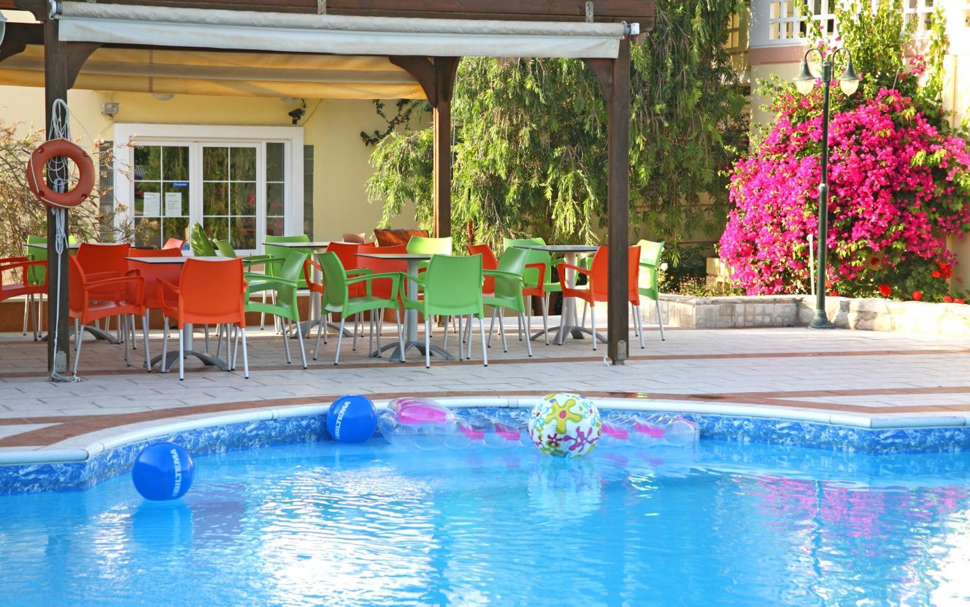 Apelia Residence Agia Marina  Exterior photo